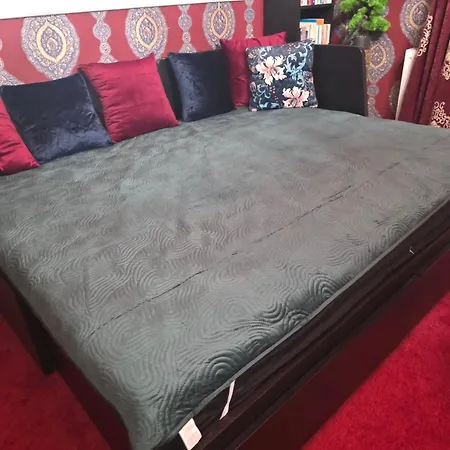 Jeva Apartman Hajduszoboszlo Junius 1 - Augusztus 31 Хайдусобосло