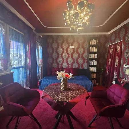 Jeva Junius 1 - Augusztus 31 Apartment